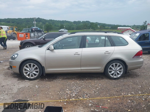 2014 Volkswagen Jetta TDI w/Sunroof with VIN 3VWPL7AJ8EM606766, listed as a IAAI auction lot 42440965 with 96,404 mi miles and . Bid and sale history available at DreamBid. Image 14.