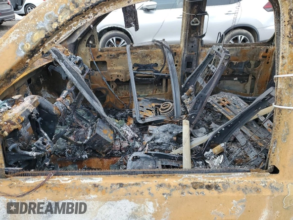 2010 GMC Yukon XL z VIN 1GKUCMEF0AR200343, wystawiony jako Copart lot #44949795 z przebiegiem Nie podano mil oraz Nie do naprawy. Historia ofert i sprzedaży dostępna na DreamBid. Obrazek 7.
