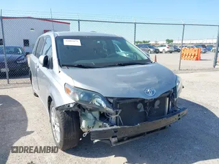 2011 Toyota Sienna SE with VIN 5TDXK3DC8BS131434, listed as a IAAI auction lot 42002675 with 209,396 mi miles. Bid and sale history available at carsss.com. Image 6.
