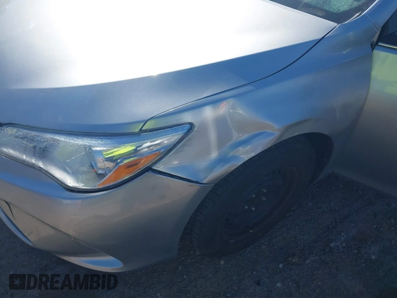 2017 Toyota Camry XLE with VIN 4T1BF1FK3HU629953, listed as a IAAI auction lot 42012261 with 95,199 mi miles. Bid and sale history available at carsss.com. Image 6.