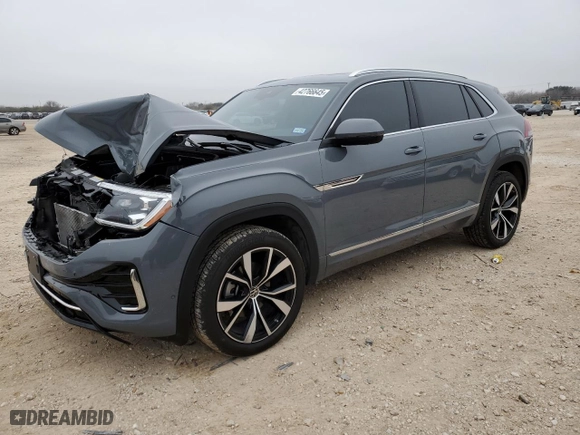 2024 Volkswagen Atlas Cross Sport 2.0T SEL Premium R-Line with VIN 1V2FE2CA4RC262058, listed as a Copart auction lot 42766645 with 4,575 mi miles and Salvage Title. Bid and sale history available at carsss.com. Image 1.