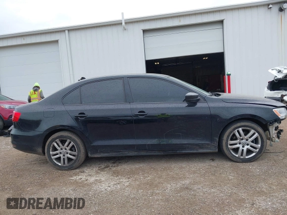 2015 Volkswagen Jetta S с VIN 3VW2K7AJ5FM354165, выставлен на аукционе IAAI как лот 42145647 с пробегом 77 653 миль миль и . История ставок и продаж доступна на DreamBid. Изображение 13.