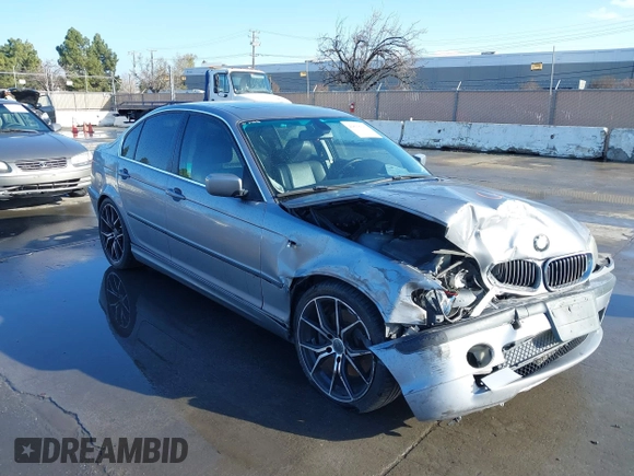 2005 BMW 3 Series 330i with VIN WBAEV53425KM41897, listed as a IAAI auction lot 41818391 with 155,731 mi miles. Bid and sale history available at carsss.com. Image 6.