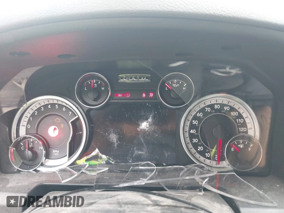 2013 Ram 2500 SLT z VIN 3C6TR5DT7DG524758, wystawiony jako IAAI lot #42333873 z przebiegiem Nie podano mil oraz . Historia ofert i sprzedaży dostępna na DreamBid. Obrazek 7.