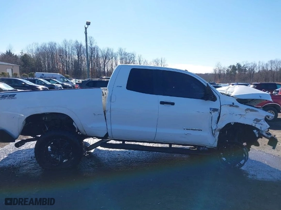 2015 Toyota Tundra 2WD Truck SR5 with VIN 5TFRY5F10FX178861, listed as a IAAI auction lot 41566300 with NaN miles. Bid and sale history available at carsss.com. Image 13.