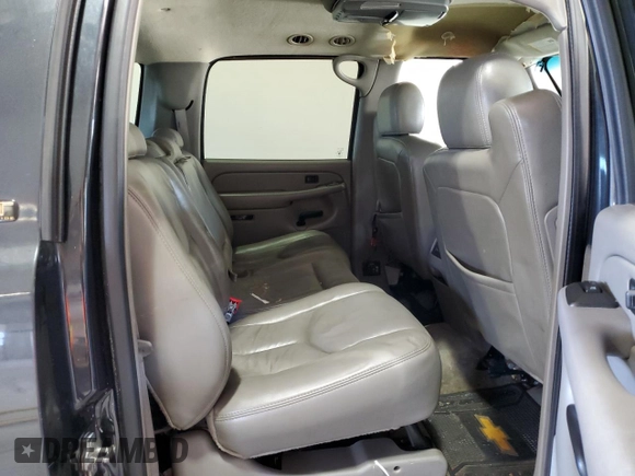 2005 Chevrolet Suburban LT with VIN 3GNEC16Z55G100887, listed as a Copart auction lot 81696084 with 159,091 mi miles and Salvage Title. Bid and sale history available at carsss.com. Image 11.