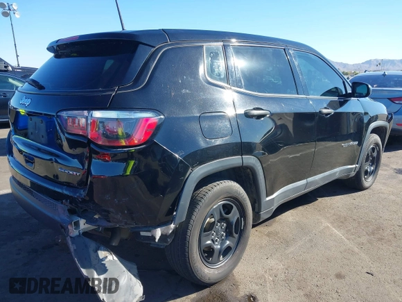 2018 Jeep Compass Sport with VIN 3C4NJCAB3JT368651, listed as a IAAI auction lot 40860158 with 69,801 mi miles. Bid and sale history available at carsss.com. Image 4.