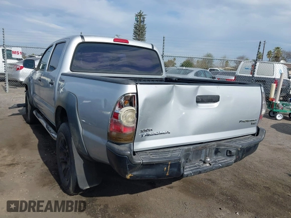 2010 Toyota Tacoma PreRunner z VIN 5TEJU4GN0AZ730557, wystawiony jako IAAI lot #41642019 z przebiegiem 196 355 mil mil oraz . Historia ofert i sprzedaży dostępna na DreamBid. Obrazek 3.