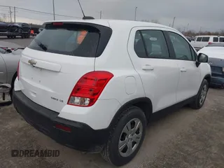 2016 Chevrolet Trax LS with VIN KL7CJKSBXGB647909, listed as a IAAI auction lot 41930642 with 112,063 mi miles. Bid and sale history available at carsss.com. Image 4.