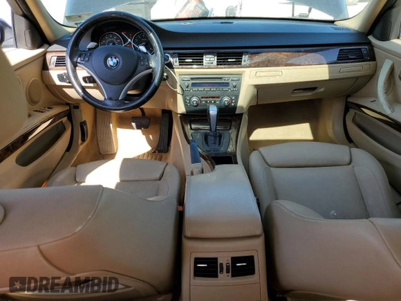 2008 BMW 3 Series 335i z VIN WBAVB775X8NM05305, wystawiony jako Copart lot #55230935 z przebiegiem 128 906 mil mil oraz Szkoda całkowita • Salvage title. Historia ofert i sprzedaży dostępna na DreamBid. Obrazek 8.