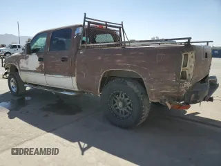 2006 GMC Sierra 2500HD SL with VIN 1GTHK23D26F158546, listed as a Copart auction lot 42225335 with 213,724 mi miles and Salvage title. Bid and sale history available at DreamBid. Image 2.