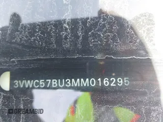 2021 Volkswagen Jetta S z VIN 3VWC57BU3MM016295, wystawiony jako IAAI lot #41880683 z przebiegiem 85 113 mil mil oraz . Historia ofert i sprzedaży dostępna na DreamBid. Obrazek 9.