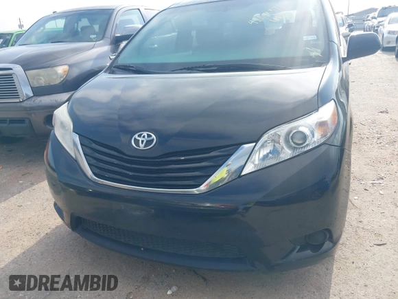 2017 Toyota Sienna LE Auto Access Seat with VIN 5TDKZ3DC7HS827068, listed as a IAAI auction lot 42088371 with 114,630 mi miles. Bid and sale history available at carsss.com. Image 6.
