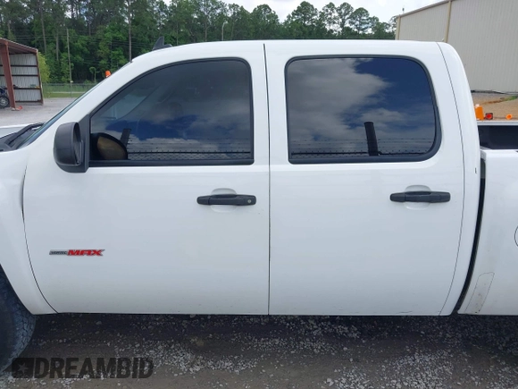 2008 Chevrolet Silverado 1500 with VIN 3GCEC13Y18G194470, listed as a IAAI auction lot 42175368 with 316,159 mi miles and . Bid and sale history available at DreamBid. Image 14.