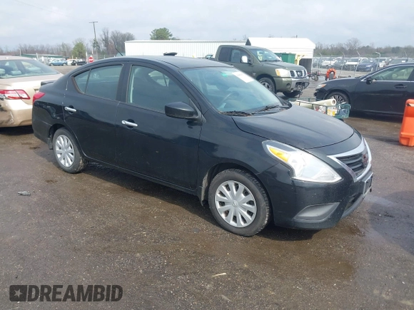 2018 Nissan Versa SV with VIN 3N1CN7AP5JL820567, listed as a IAAI auction lot 41850033 with 130,608 mi miles. Bid and sale history available at carsss.com. Image 1.