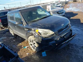 2013 Kia Soul ! with VIN KNDJT2A6XD7539247, listed as a IAAI auction lot 41452416 with 378,887 mi miles. Bid and sale history available at carsss.com. Image 1.