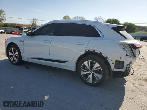 2024 Audi Q8 e-tron Premium Plus z VIN WA15AAGE7RB025662, wystawiony jako Copart lot #52006665 z przebiegiem 18 760 mil mil oraz Szkoda całkowita • Salvage title. Historia ofert i sprzedaży dostępna na DreamBid. Obrazek 2.