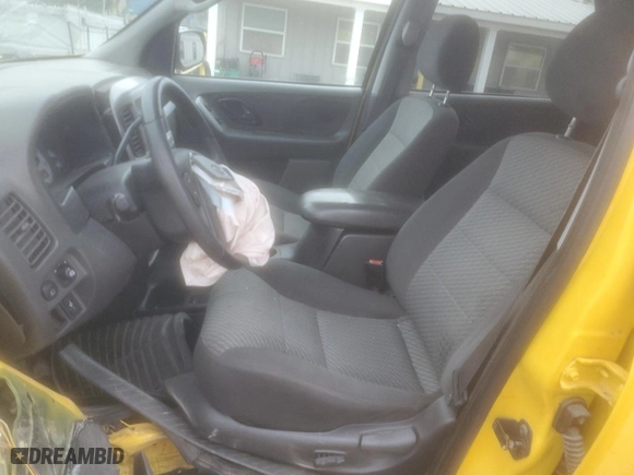 2003 Ford Escape XLT Popular 2 with VIN 1FMYU93133KE05502, listed as a Copart auction lot 86878604 with 0 mi miles and Clean Title. Bid and sale history available at carsss.com. Image 7.