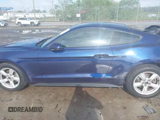 2018 Ford Mustang EcoBoost z VIN 1FA6P8TH2J5164916, wystawiony jako IAAI lot #42091142 z przebiegiem 42 199 mil mil oraz . Historia ofert i sprzedaży dostępna na DreamBid. Obrazek 14.