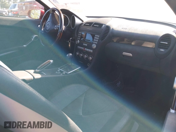 2006 Mercedes-Benz SLK 280 с VIN WDBWK54F26F095570, выставлен на аукционе IAAI как лот 42463087 с пробегом 121 080 миль миль и . История ставок и продаж доступна на DreamBid. Изображение 5.