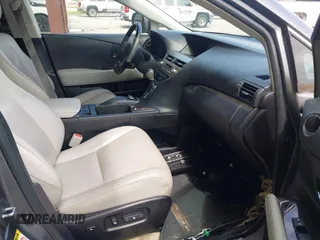 2015 Lexus RX 350 z VIN 2T2ZK1BAXFC174827, wystawiony jako IAAI lot #42746581 z przebiegiem 128 557 mil mil oraz . Historia ofert i sprzedaży dostępna na DreamBid. Obrazek 5.