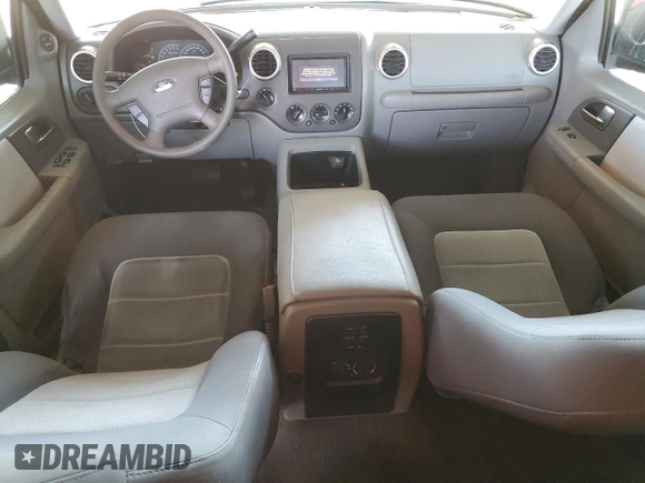 2004 Ford Expedition Special Service with VIN 1FMPU16L24LB16116, listed as a Copart auction lot 63335155 with 211,718 mi miles and Salvage title. Bid and sale history available at DreamBid. Image 8.