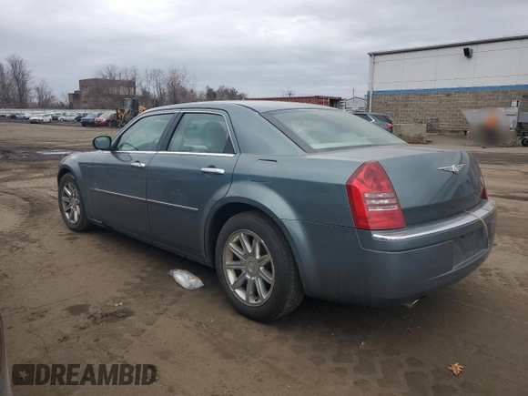 2005 Chrysler 300 with VIN 2C3JA63H35H109694, listed as a Copart auction lot 46893305 with 186,828 mi miles and Salvage Title. Bid and sale history available at carsss.com. Image 2.