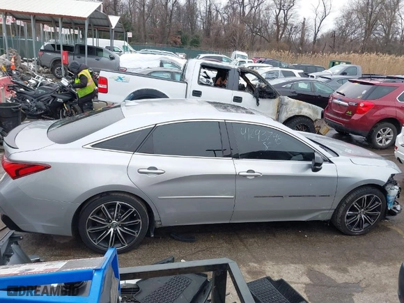 2019 Toyota Avalon XLE with VIN 4T1BZ1FB9KU005475, listed as a IAAI auction lot 41293798 with 111,630 mi miles. Bid and sale history available at carsss.com. Image 14.