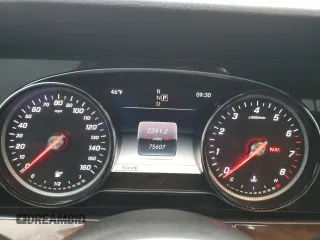 2019 Mercedes-Benz E 300 z VIN WDDZF4JB4KA574519, wystawiony jako Copart lot #42816585 z przebiegiem 75 607 mil mil oraz Szkoda całkowita • Salvage title. Historia ofert i sprzedaży dostępna na DreamBid. Obrazek 9.