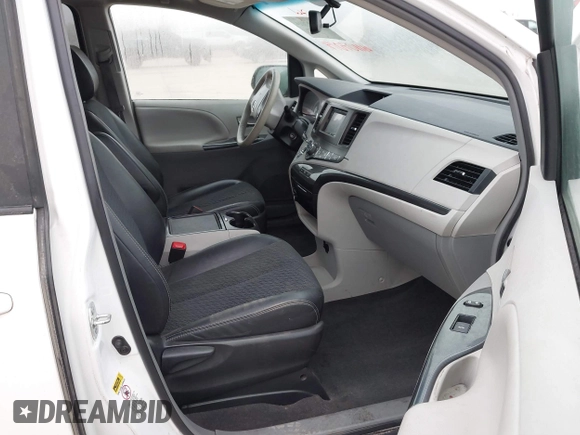 2012 Toyota Sienna SE with VIN 5TDXK3DC8CS276491, listed as a IAAI auction lot 41107014 with 96,266 mi miles. Bid and sale history available at carsss.com. Image 5.