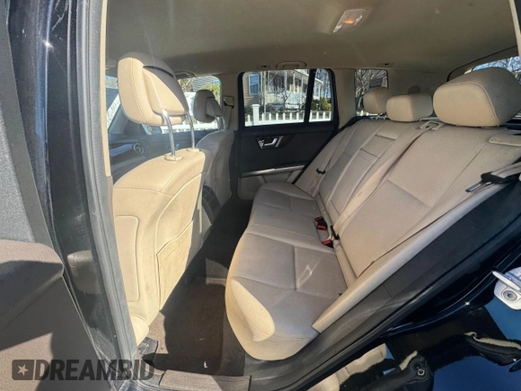 2013 Mercedes-Benz GLK GLK 350 with VIN WDCGG8JB0DF983820, listed as a Copart auction lot 88170915 with 140,918 mi miles and Clean Title. Bid and sale history available at carsss.com. Image 6.