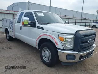 2013 Ford F-250 XL z VIN 1FT7X2A64DEA86642, wystawiony jako IAAI lot #42278335 z przebiegiem 253 022 mil mil oraz . Historia ofert i sprzedaży dostępna na DreamBid. Obrazek 1.