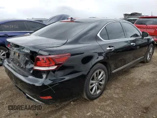 2013 Lexus LS 460 z VIN JTHCL5EF1D5015905, wystawiony jako Copart lot #81110004 z przebiegiem 121 676 mil mil oraz Szkoda całkowita • Salvage title. Historia ofert i sprzedaży dostępna na DreamBid. Obrazek 3.