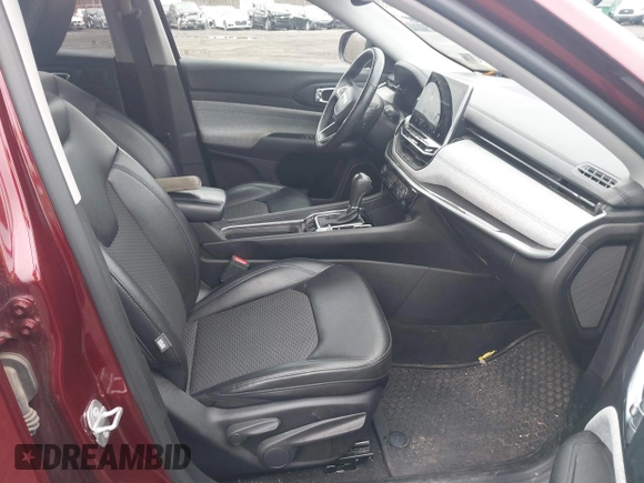 2022 Jeep Compass Latitude with VIN 3C4NJDBB7NT206323, listed as a IAAI auction lot 42038930 with 84,976 mi miles and . Bid and sale history available at DreamBid. Image 5.