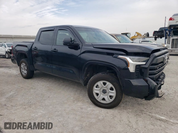 2023 Toyota Tundra SR z VIN 5TFKB5DBXPX123141, wystawiony jako Copart lot #80703724 z przebiegiem 41 050 mil mil oraz Szkoda całkowita • Salvage title. Historia ofert i sprzedaży dostępna na DreamBid. Obrazek 4.