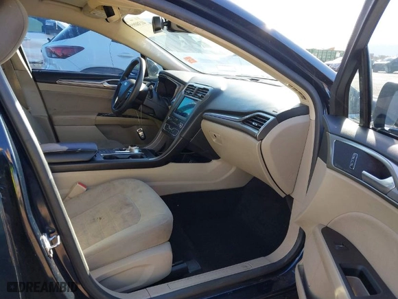 2020 Ford Fusion SE with VIN 3FA6P0HD2LR171467, listed as a IAAI auction lot 41380955 with 95,551 mi miles. Bid and sale history available at carsss.com. Image 5.