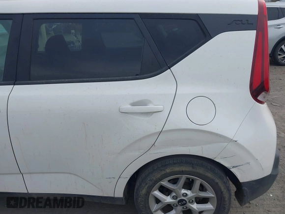 2020 Kia Soul S with VIN KNDJ23AU6L7735062, listed as a IAAI auction lot 40729662 with 100,546 mi miles and . Bid and sale history available at DreamBid. Image 20.