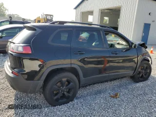 2020 Jeep Cherokee Latitude Plus z VIN 1C4PJMLB8LD584239, wystawiony jako Copart lot #63811215 z przebiegiem Nie podano mil oraz Szkoda całkowita • Salvage title. Historia ofert i sprzedaży dostępna na DreamBid. Obrazek 3.