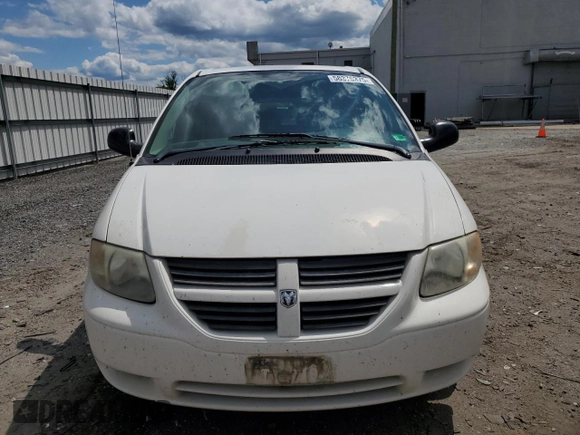 2005 Dodge Caravan SE z VIN 1D4GP24E95B304826, wystawiony jako Copart lot #58376375 z przebiegiem 160 871 mil mil oraz Szkoda całkowita • Salvage title. Historia ofert i sprzedaży dostępna na DreamBid. Obrazek 5.