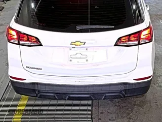 2022 Chevrolet Equinox LS z VIN 3GNAXHEV0NS245150, wystawiony jako IAAI lot #42550029 z przebiegiem 77 843 mil mil oraz . Historia ofert i sprzedaży dostępna na DreamBid. Obrazek 5.