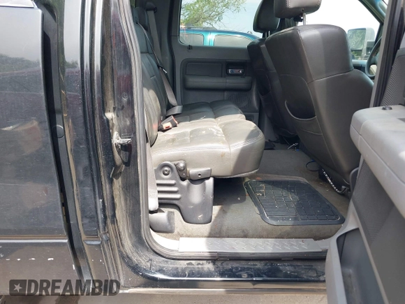 2005 Ford F-150 XLT with VIN 1FTRW12W85KF10850, listed as a IAAI auction lot 42066441 with 226,803 mi miles. Bid and sale history available at carsss.com. Image 8.
