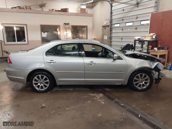 2007 Mercury Milan with VIN 3MEHM07Z47R635680, listed as a IAAI auction lot 41199194 with 186,076 mi miles. Bid and sale history available at carsss.com. Image 14.