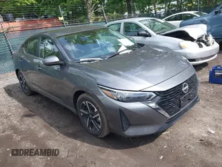 2025 Nissan Sentra SV z VIN 3N1AB8CV4SY306134, wystawiony jako IAAI lot #42473033 z przebiegiem 2 925 mil mil oraz . Historia ofert i sprzedaży dostępna na DreamBid. Obrazek 1.