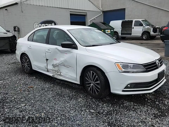 2015 Volkswagen Jetta SE z VIN 3VWD17AJ7FM220222, wystawiony jako Copart lot #62866345 z przebiegiem 68 273 mil mil oraz Szkoda całkowita • Salvage title. Historia ofert i sprzedaży dostępna na DreamBid. Obrazek 13.