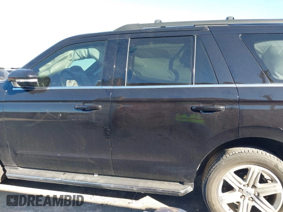 2019 Ford Expedition XLT with VIN 1FMJU1HT3KEA73359, listed as a IAAI auction lot 40979883 with 75,295 mi miles. Bid and sale history available at carsss.com. Image 14.