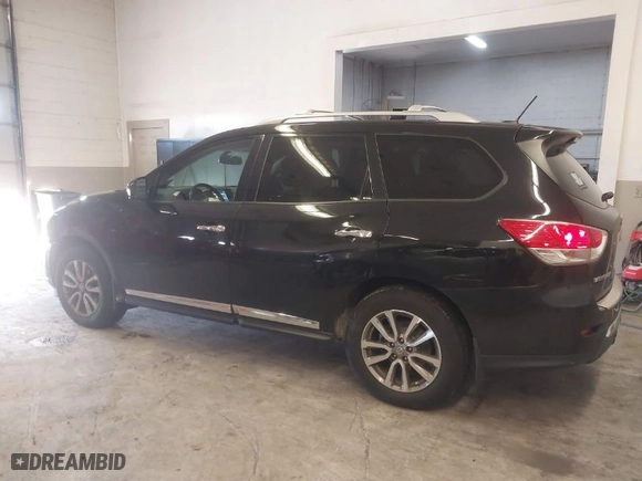 2015 Nissan Pathfinder S with VIN 5N1AR2MM0FC676437, listed as a IAAI auction lot 41561504 with 174,605 mi miles. Bid and sale history available at carsss.com. Image 14.