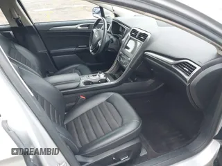 2017 Ford Fusion SE z VIN 3FA6P0H78HR174956, wystawiony jako IAAI lot #41258610 z przebiegiem 70 180 mil mil oraz . Historia ofert i sprzedaży dostępna na DreamBid. Obrazek 5.