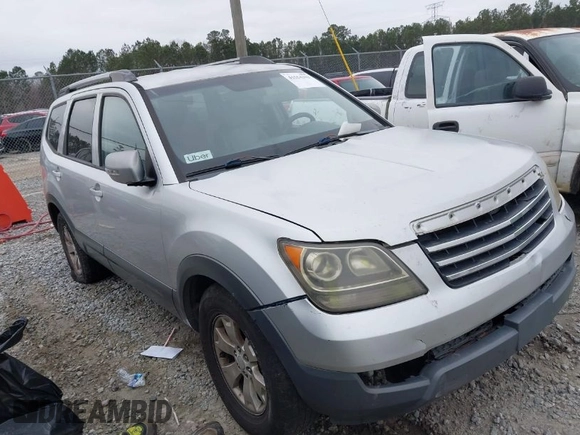 2009 Kia Borrego LX with VIN KNDJJ741395023592, listed as a IAAI auction lot 41554393 with 428,680 mi miles. Bid and sale history available at carsss.com. Image 1.