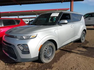 2020 Kia Soul S with VIN KNDJ23AU6L7719959, listed as a IAAI auction lot 41532834 with 72,319 mi miles. Bid and sale history available at carsss.com. Image 2.
