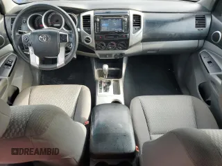 2015 Toyota Tacoma z VIN 5TFUX4EN6FX031844, wystawiony jako Copart lot #60068045 z przebiegiem 125 318 mil mil oraz Czysty tytuł • Clean title. Historia ofert i sprzedaży dostępna na DreamBid. Obrazek 8.